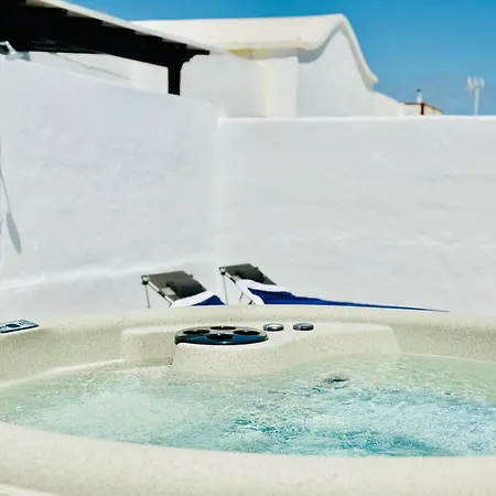 Canaryislandshost I Malva * بويرتو ذيل كارمين